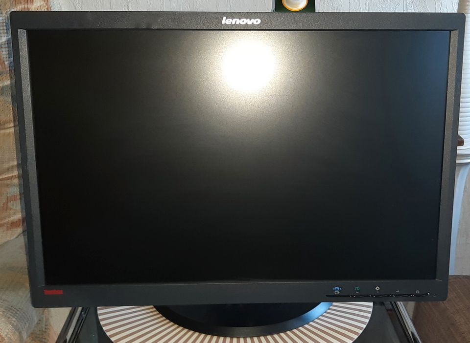 PC Monitor 22 Zoll Lenovo ThinkVision L2251P in Mülheim (Ruhr)