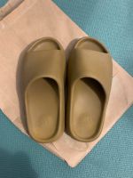 Yeezy adidas slide  ochre 42 Hamburg - Harburg Vorschau