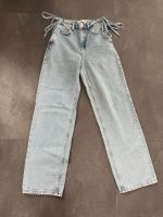 NA-KD Jeans mit Schnürung an der Seite Schleifen Nordrhein-Westfalen - Arnsberg Vorschau