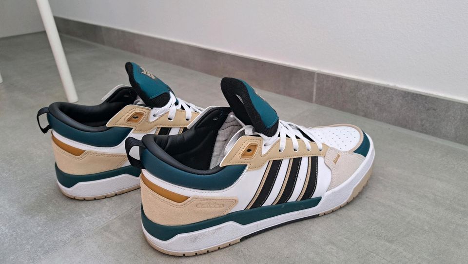 Adidas 100db Herren Sneakers Größe 44FR in Ingolstadt