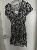 Amisu Sommerkleid mit Streublumen Baden-Württemberg - Ludwigsburg Vorschau