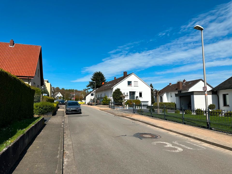 An der Stadtgrenze zu Herford befindet sich diese kernsanierte Eigentumswohnung... in Hiddenhausen