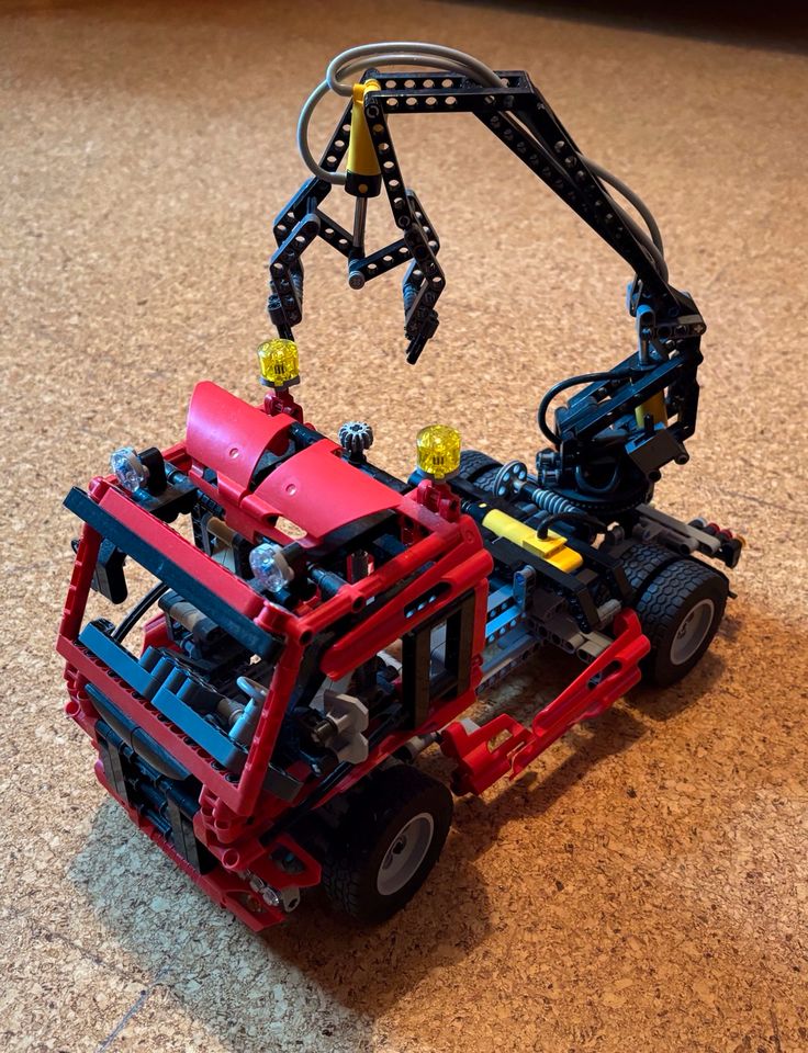 LEGO Technik 8436 Truck mit Pneumatik Kran in Mauth