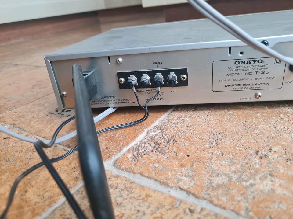 Onkyo t-25 t25 Tuner Radio in Neukirch