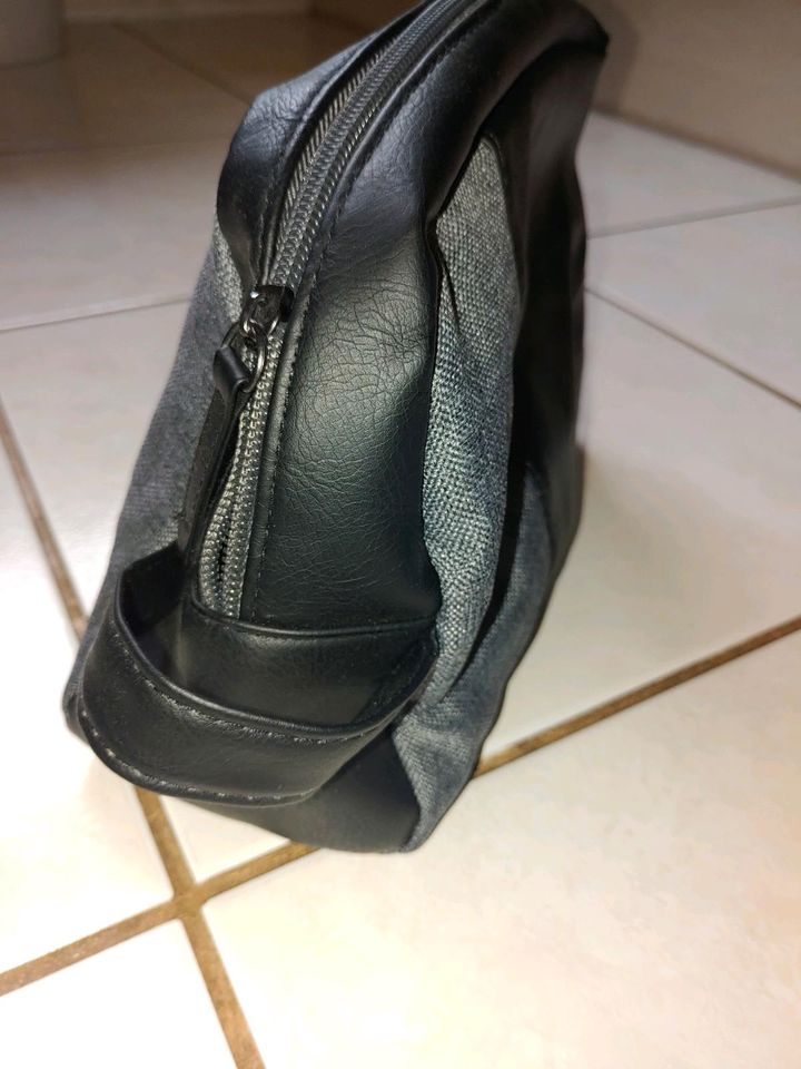 Kosmetiktasche Beautycase * Leder Stoff *schwarz -grau in Freienhagen 