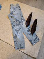 Jeans Hosen und  Schuhe Lübeck - St. Gertrud Vorschau