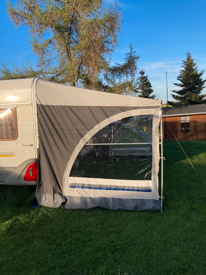 Wohnwagen Panorama-Zelt inklusive Seitenteilen und Gestänge in Waldenburg