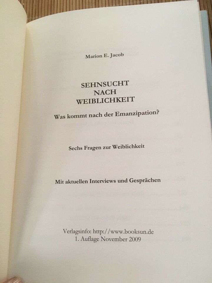 Sehnsucht nach Weiblichkeit- Marion E. Jacob in Pfullendorf