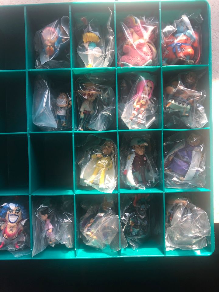 One Piece Gachapon Figuren sealed in Kassel