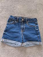 Mädchen Jeans  shorts von Bershka in der Größe 32 Baden-Württemberg - Oftersheim Vorschau