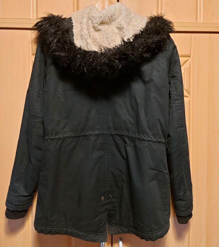 Winterjacke schwarz Gr. 36 in Nußbach