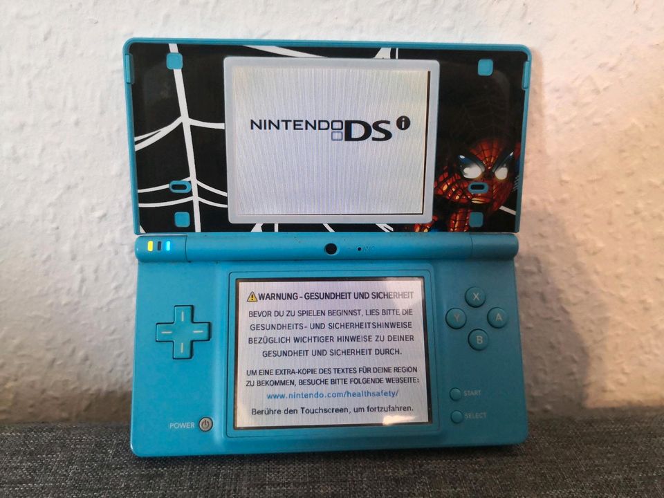 Nintendo DSi + Zubehör und Spiele (Spiderman Style) in Hirschberg a.d. Bergstr.