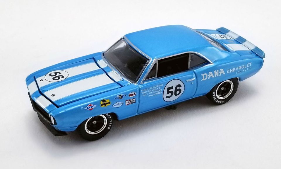 1:64 ACME 1967 Chevrolet C-30 Ramp Truck with 1967 Camaro in Leimen