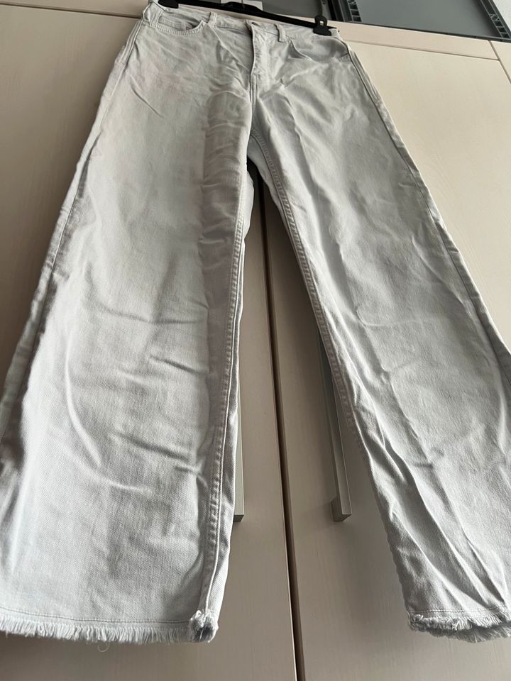 Esprit Damen Hose 80s fit Gr. 28/28 in Hannover