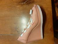 Suche GUESS Damenschuhe PINK / ROSA Größe 38  DRINGEND GESUCHT Nordrhein-Westfalen - Ratingen Vorschau