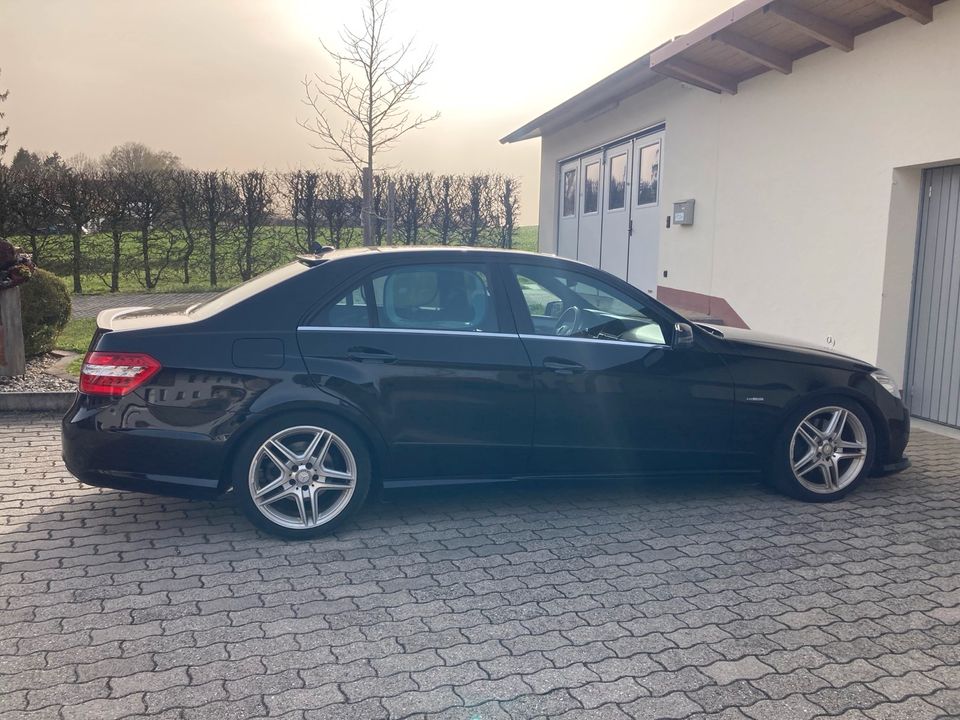 W212 E350 AMG 4matic E Klasse Avantgarde in Dorfen