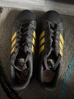 Adidas schwarz goldene Streifen Baden-Württemberg - Freiburg im Breisgau Vorschau