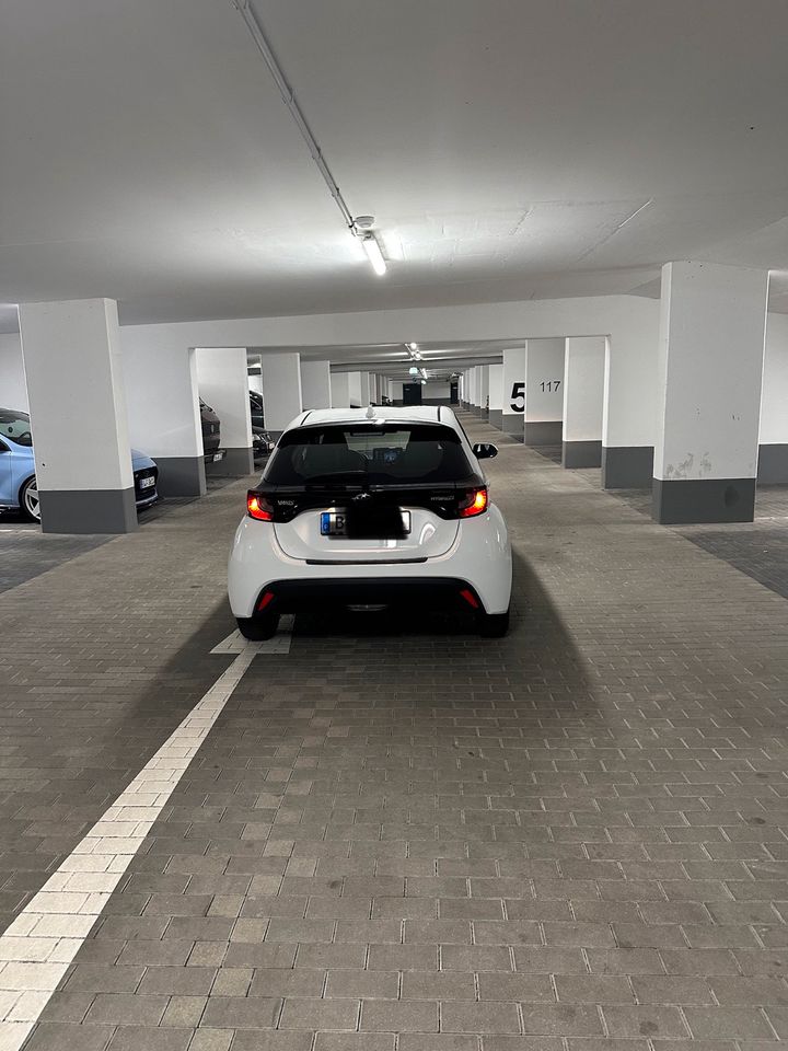 Toyota Yaris Auto mieten Kleinwagen Mietwagen Langzeitmiete in Berlin