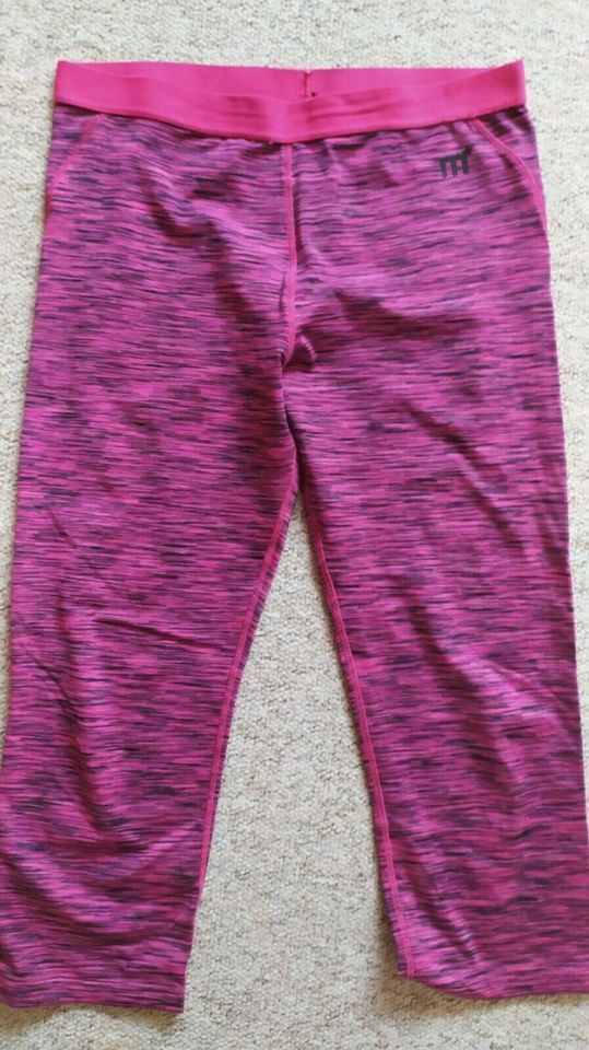 Neuwertige manguun Sportleggings/ Capri-Hose Gr.176 in Frohburg