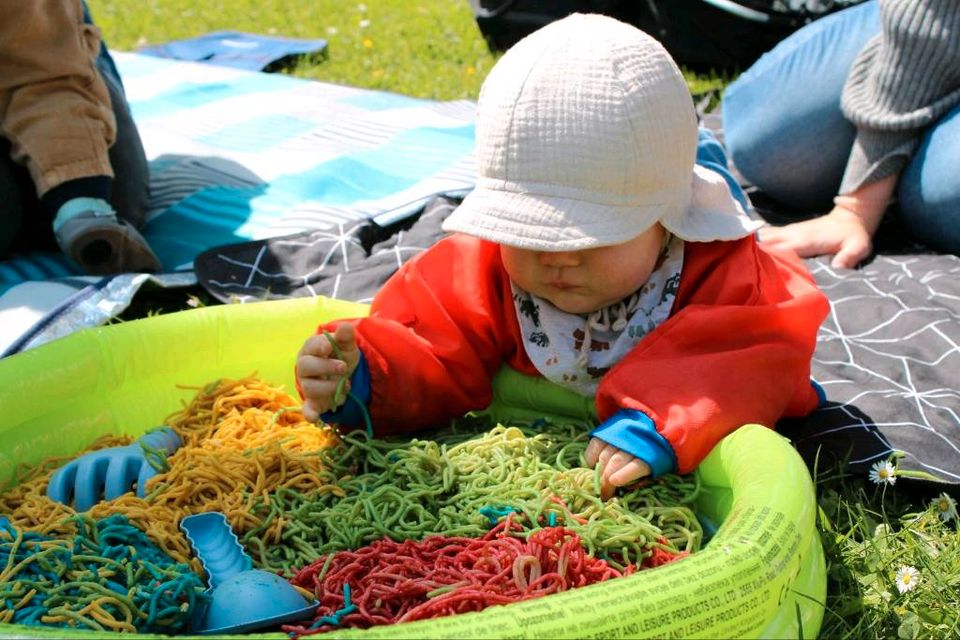 Spielgruppe Krabbelgruppe Babymassage Kurse für Babys Kleinkinder in Heinsberg