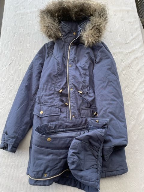 Neuwertige Winter-Umstandsjacke mit Kapuze dunkelblau Größe 38 in Northeim