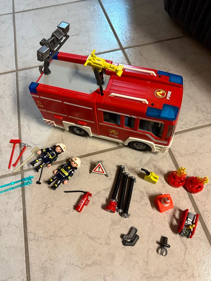 Playmobil City Action 9464 Feuerwehr-Rüstfahrzeug in Greven
