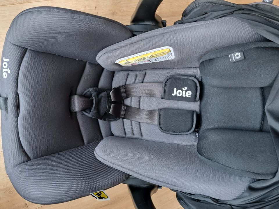 Joie I level Babyschale inkl. Isofix base in München