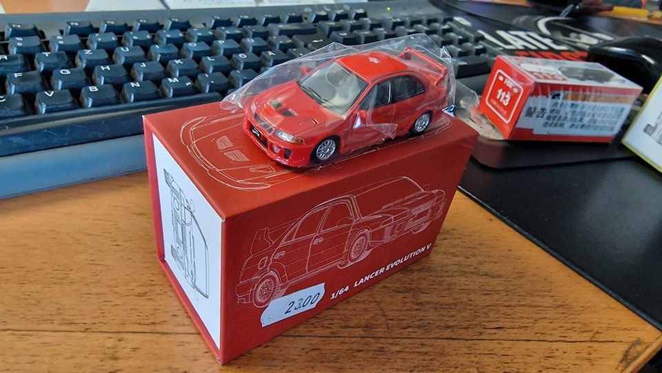 JKM Modellauto Mitsubishi Evo 5 GSR in 1/64 in rot oder gelb in Murr Württemberg