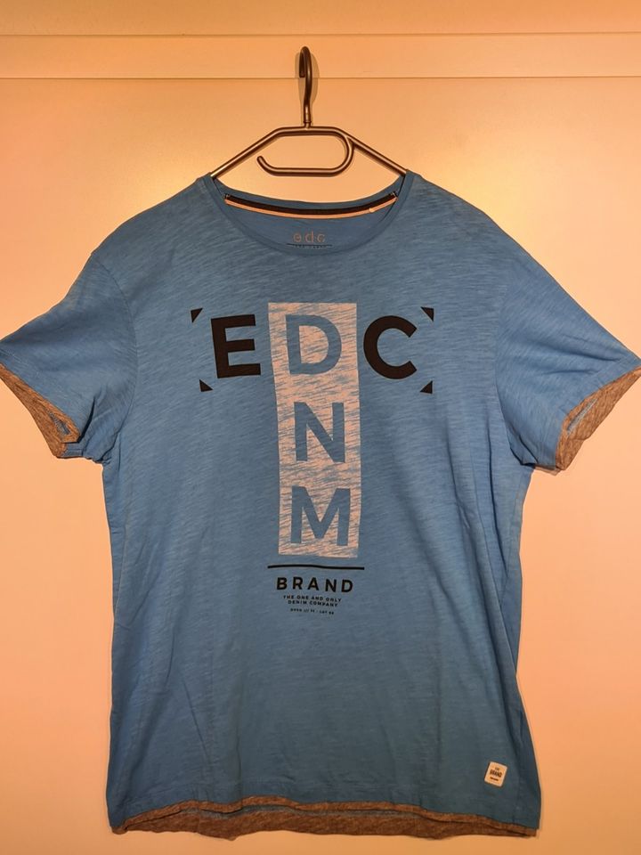 Herren-T-Shirt Marke EDC in Größe L / Farbe blau in Karlsbad
