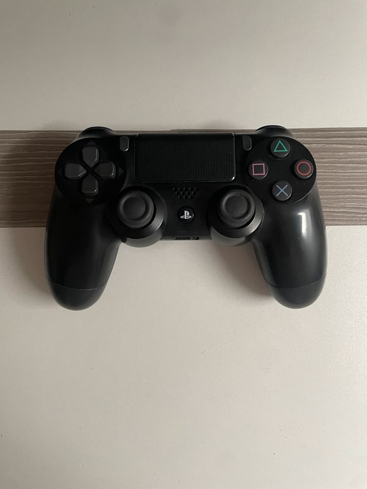 PlayStation 4 Pro mit Controller | 4K 1TB in Lippstadt