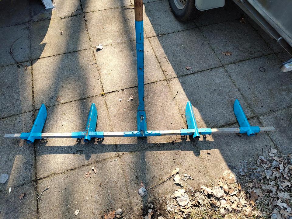 Profi Reihenzieher für Stauden, Gemüse, Baumschule, Beete in Gifhorn