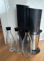 Sodastream mit drei Glasflaschen und Gasflasche Niedersachsen - Zeven Vorschau