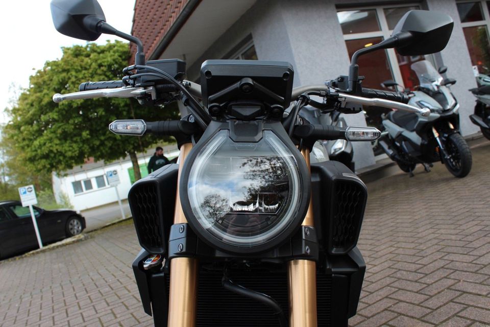 Honda CB 650 R ! E-CLUTCH ! MODELL 2024 ! VORBESTELLEN in Bremen