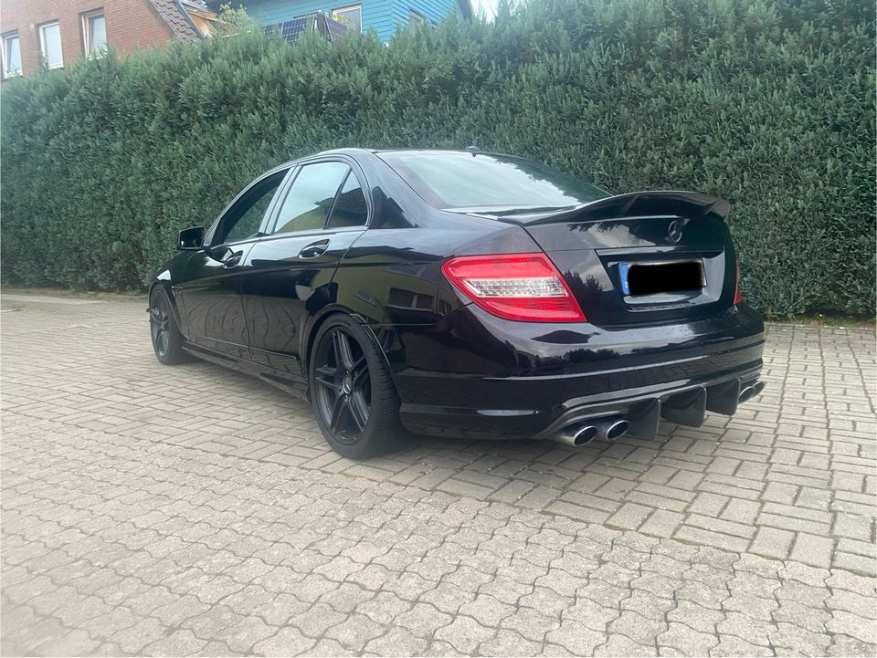 Mercedes C 300 W204 7-G-Tronic mit neuen TÜV in Celle