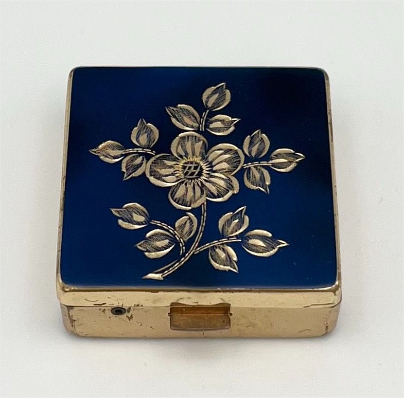 Vintage Pillendose Schmuckbox Blumen Gravur Gold Schatulle Floral in Schwerin