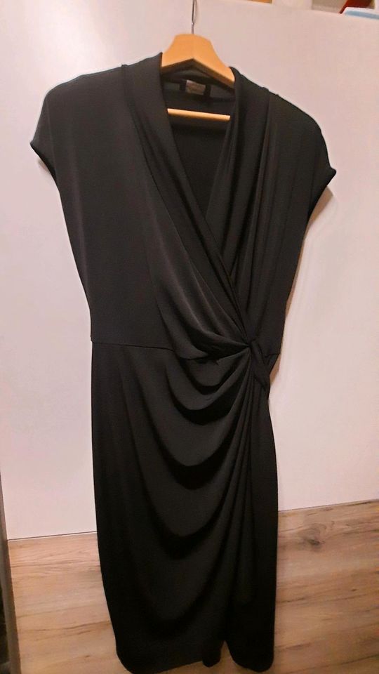 Schwarzes ungetragenes Kleid in Lehrte