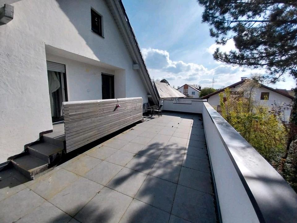 Großzügige 4-Zimmer Wohnung im 1. OG eines 3 Familienhauses in Illertissen
