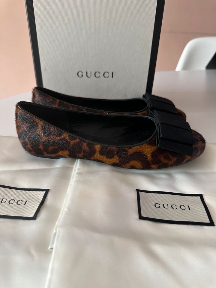 Uterque Ballerinas Leo Leopard Ponyfell Schleife Gucci Karton in Hamburg