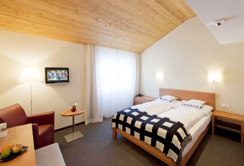 Saas-Fee 4 Sterne Hotel Unterkunft Hotelgutschein Schweiz Urlaub in Hamburg