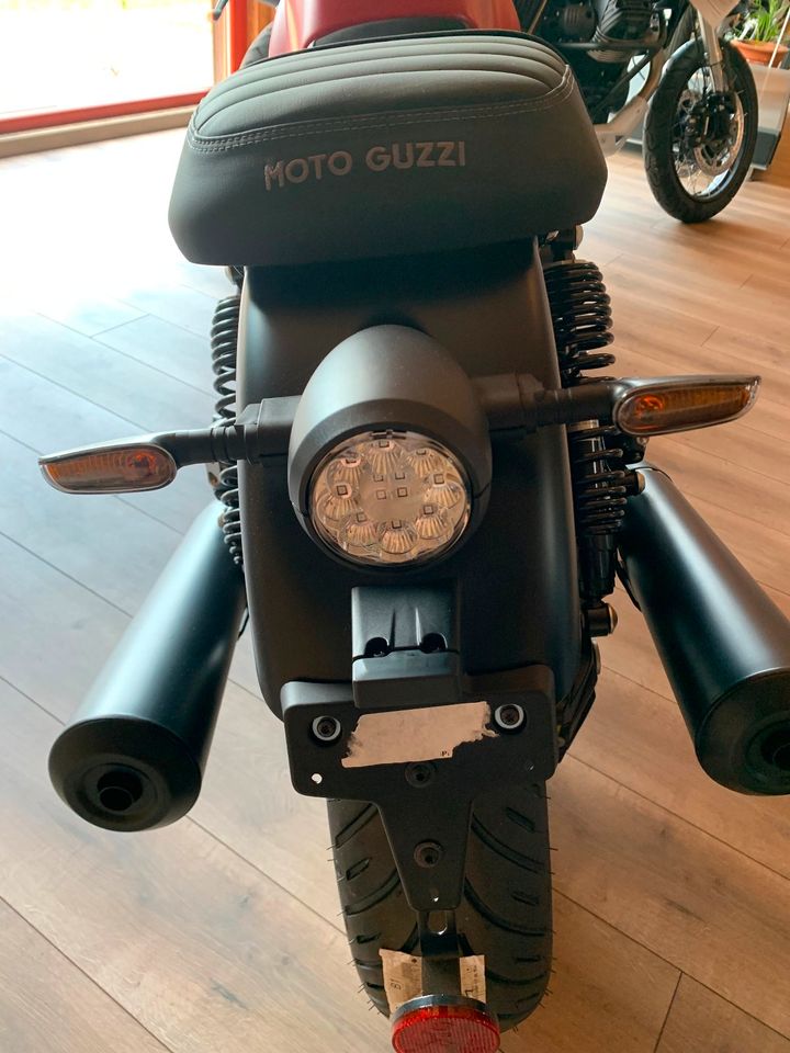 Moto Guzzi V7 850 Stone rot rosso sofort Verfügbar in Dorsten