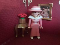 Playmobil feine Dame im rosa Kostüm Schleswig-Holstein - Geschendorf Vorschau