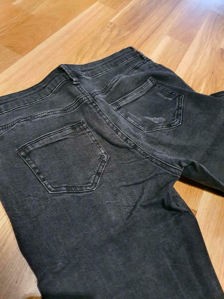 Neu 38 Jeans Stretchhose Hose grau Skinny in Leipzig