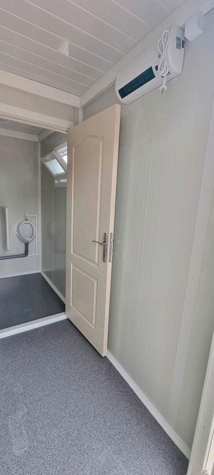 ✅ NEU ✅ Komplette Sanitärlösung in nur einem Container - Separater Zugang für Damen und Herren - Sanitärcontainer - separate Damen & Herren Kabine - WC-Container inkl. WC Waschbecken Urinal Heizung in Brunnen