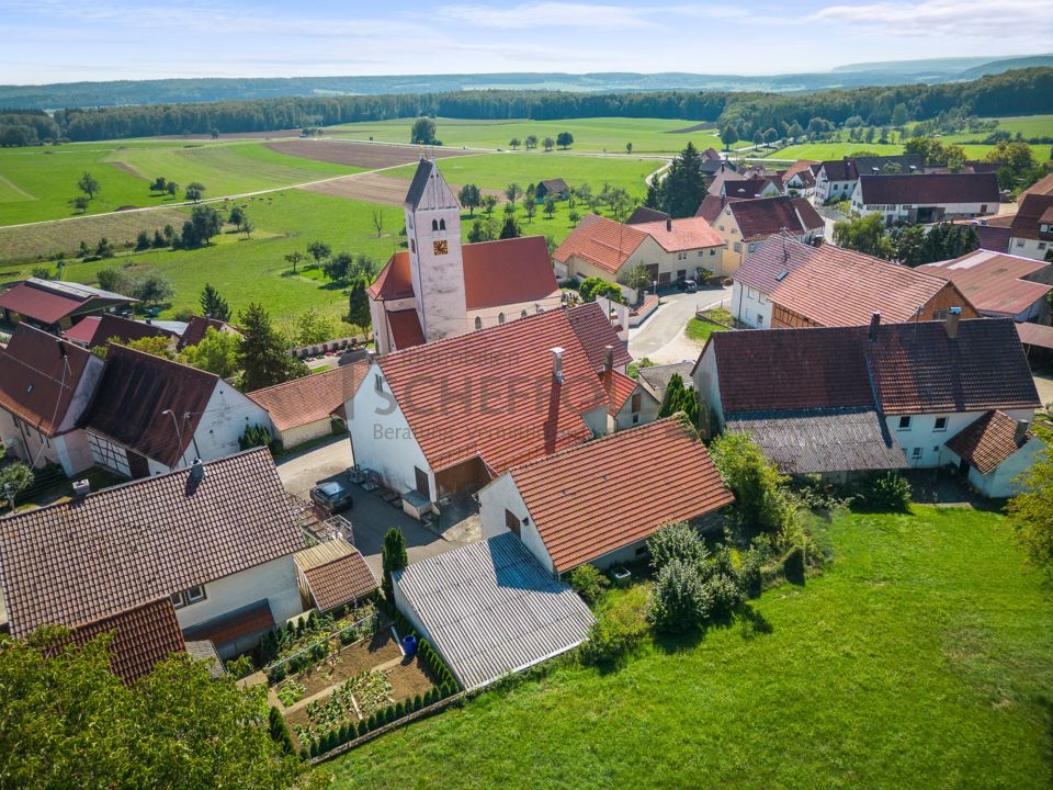 Naturnah und mit Ausbaupotential! Gepflegtes Wohnhaus, großes Grundstück und Ökonomiegebäude in Ehingen (Donau)