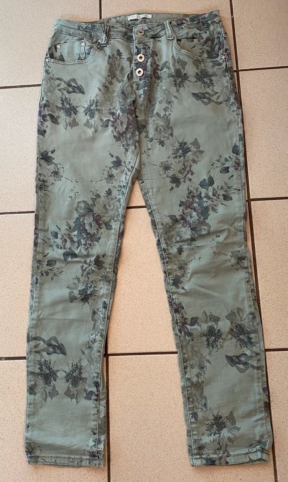 Hose - Gr. 38 olive mit Blumenprint in Dortmund