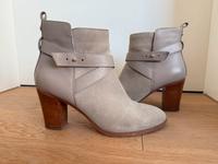 Stiefeletten mit Absatz Wildleder beige creme / Gr. 39 / “Cox” München - Schwabing-West Vorschau