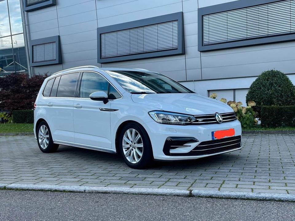 Volkswagen Touran 2.0 TDI SCR DSG Highline Highline  7 Sitz in Edenkoben