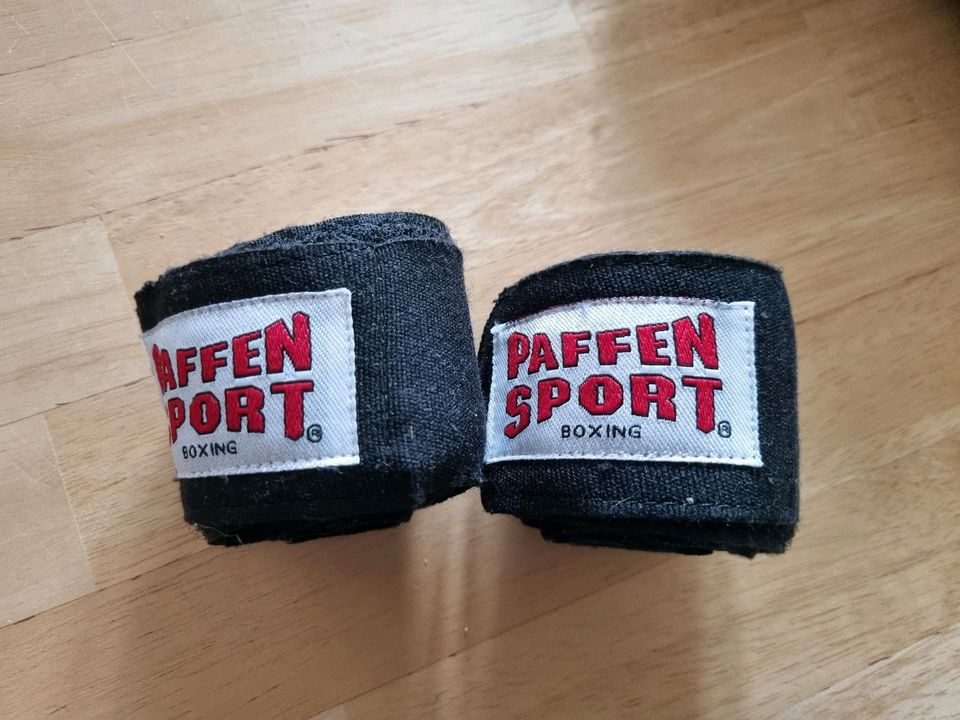 Paffen Sport Boxhandschuhe 10-oz/ Bandagen in Gütersloh