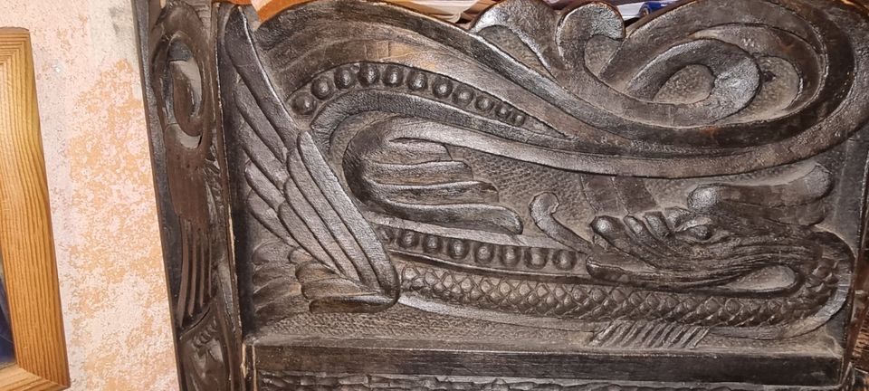 Schlangen Motiv liegende 8,Vitrine Schrank Antik zum Restaurieren in Bielefeld