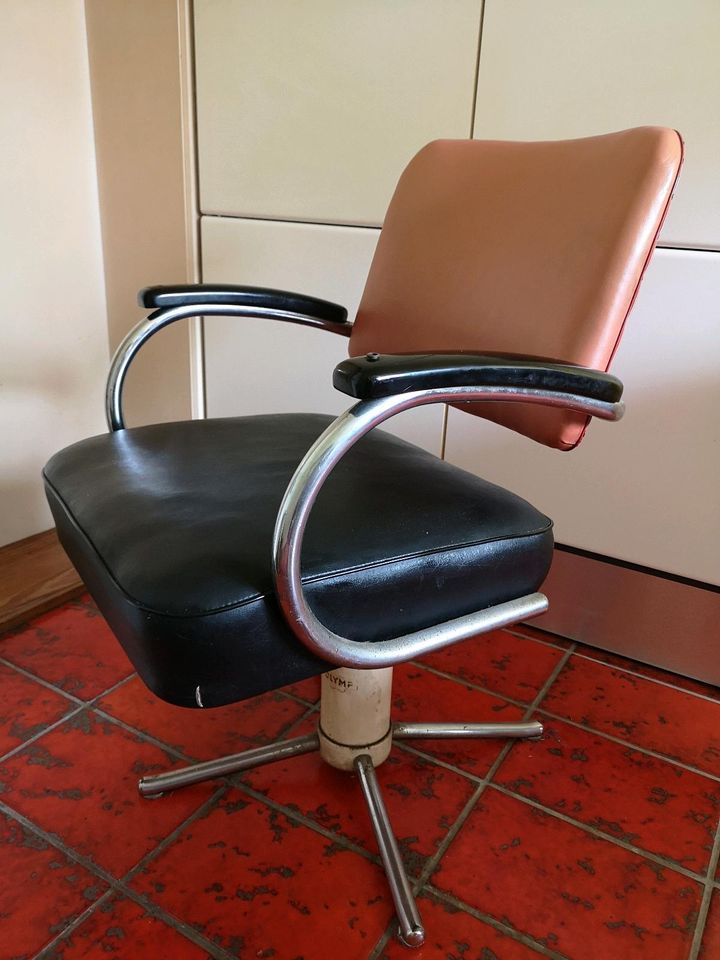 Barbier Chair Friseurstuhl Easy Chair 50er Jahre in Friedrichstadt
